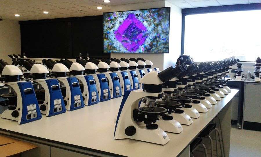 polarising-microscope-install-resized GX Microscopes Polarising microscope installation